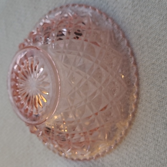 Lovely Vintage Depression Pink Glass Bowl; perfect for serving or decor. - Picture 3 of 4